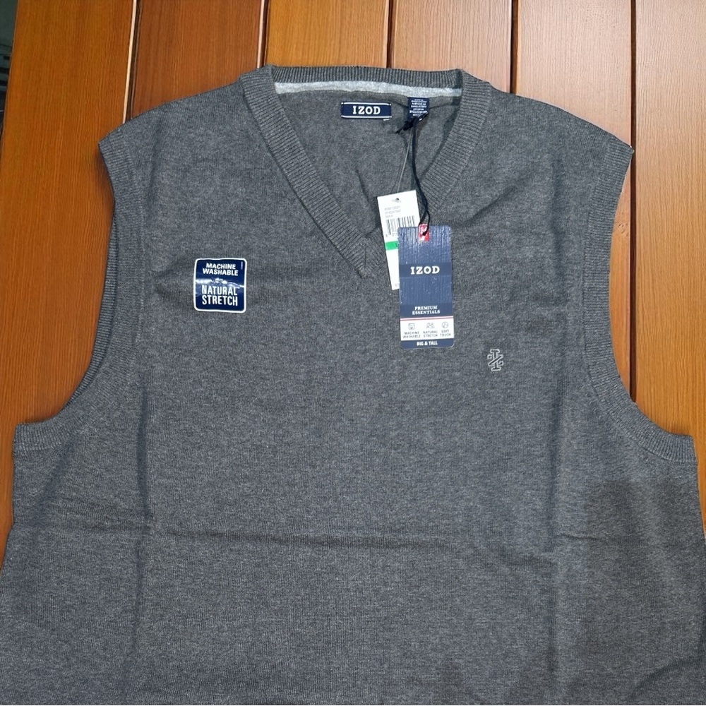 IZOD Men Charcoal Grey Knit Vest Pullover